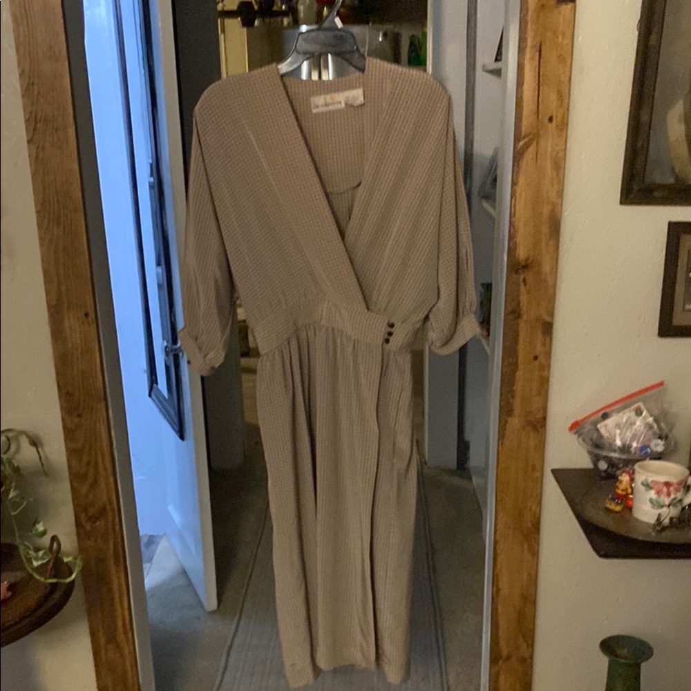 Vintage Liz Claiborne Beige patterned Wrap Dress with Button Detail
